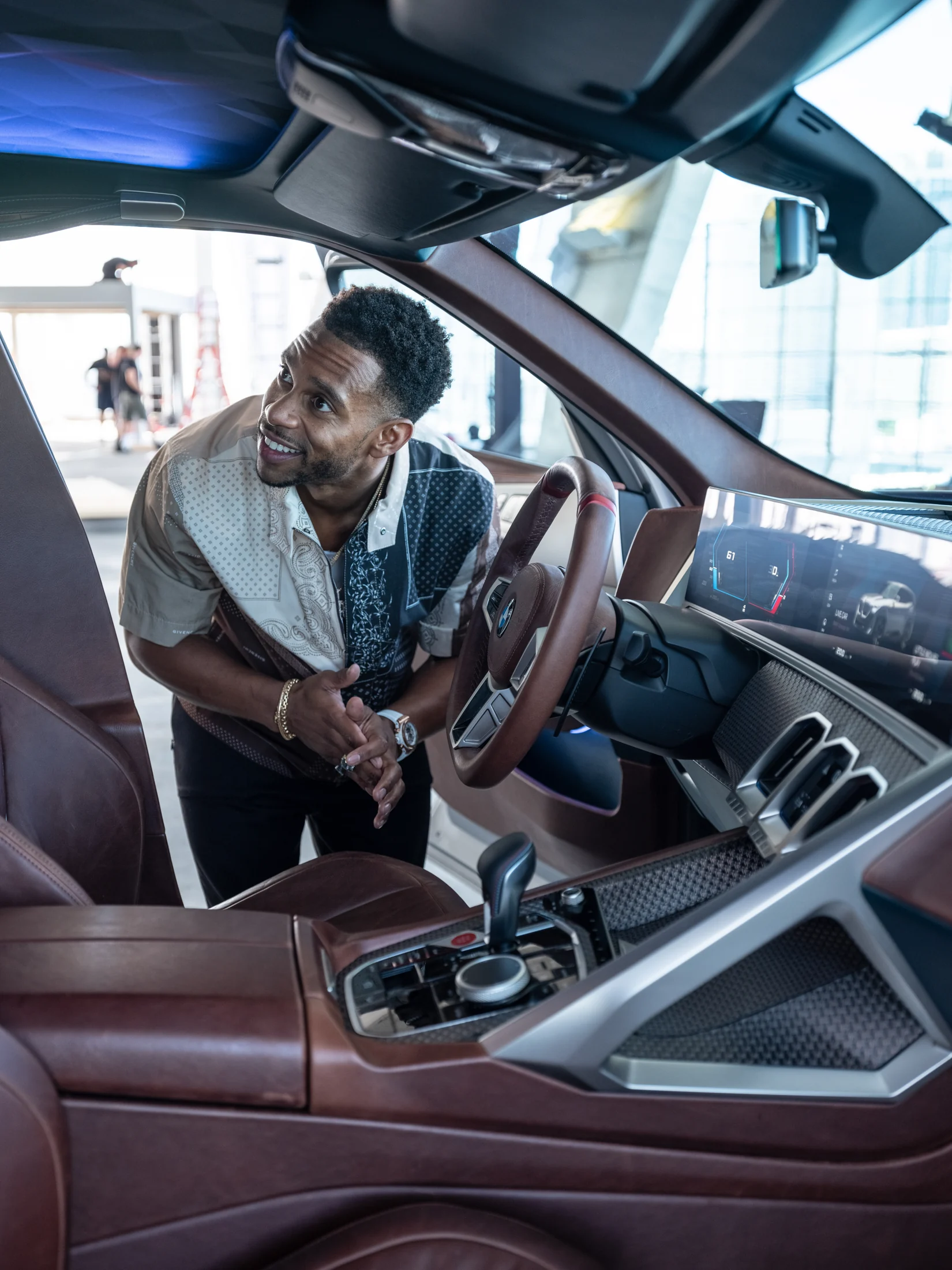 Victor Cruz / Inside the BMW Concept XM