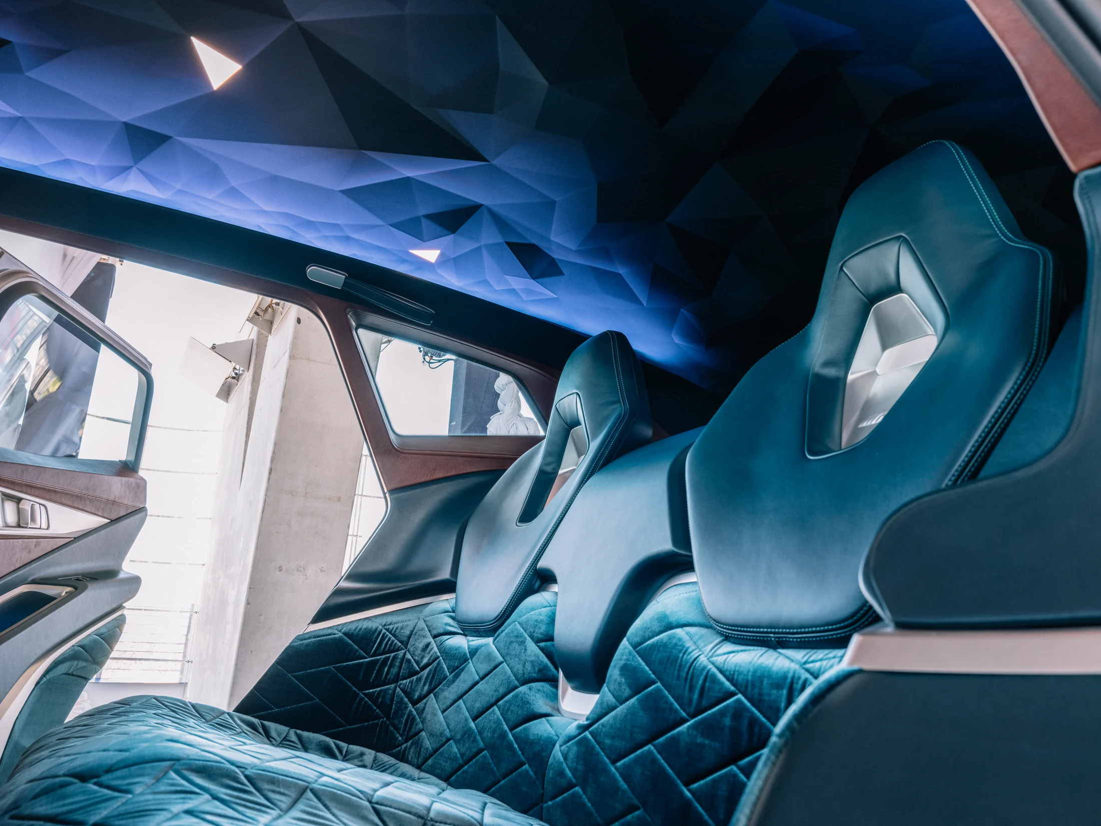 BMW Concept XM / Rear cabin