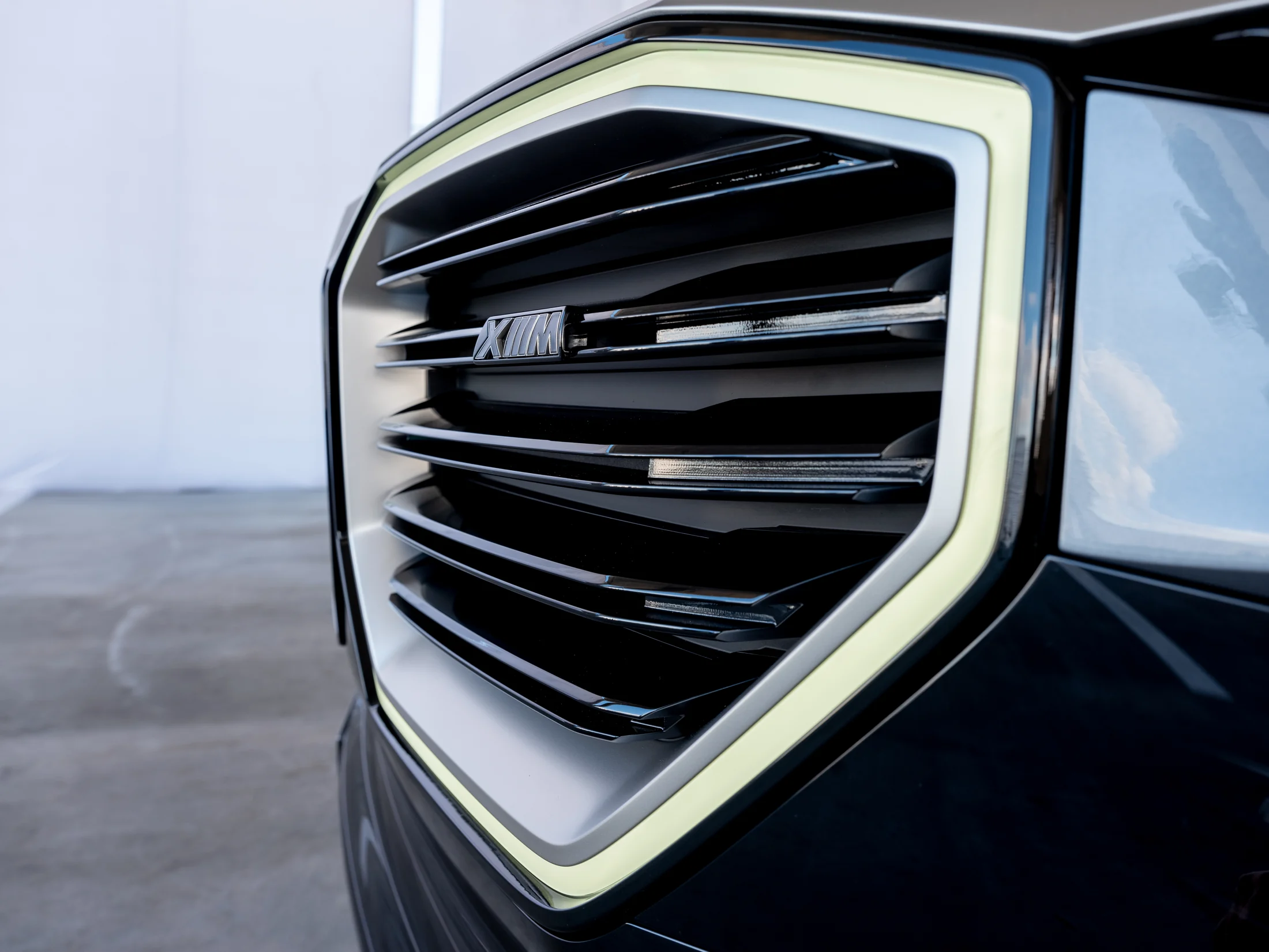 BMW Concept XM / Grille detail
